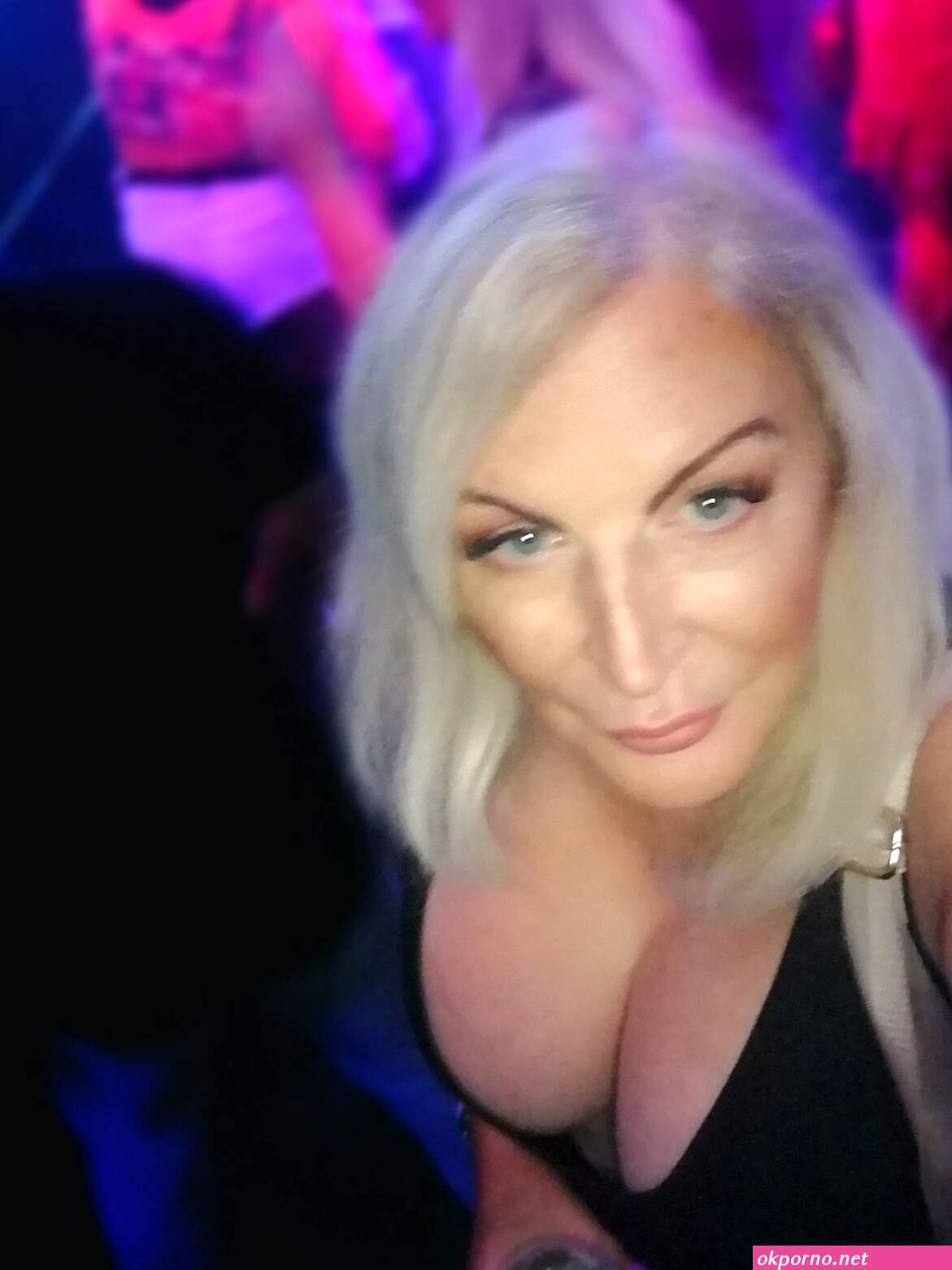 No bra at party milfs