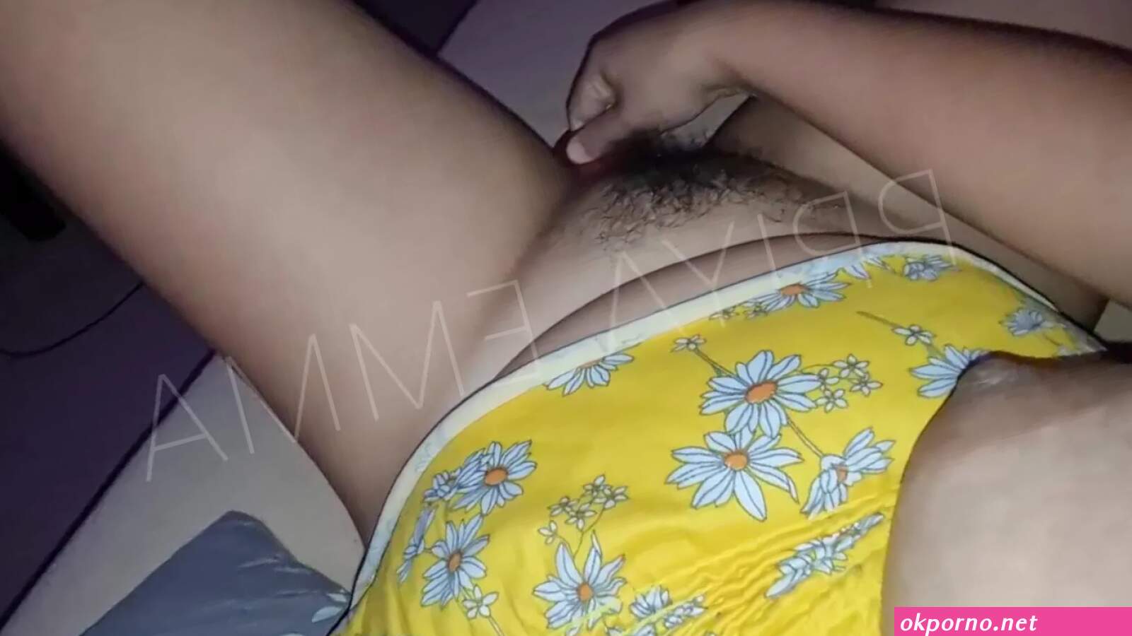 Big Boobs Indian Aunty Fucking Pussy with Dildo