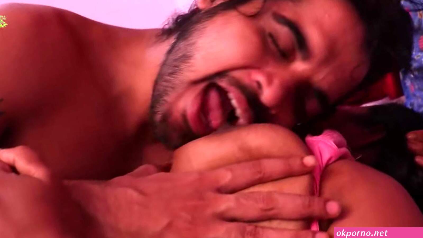Desi hot boudi boob susking pic