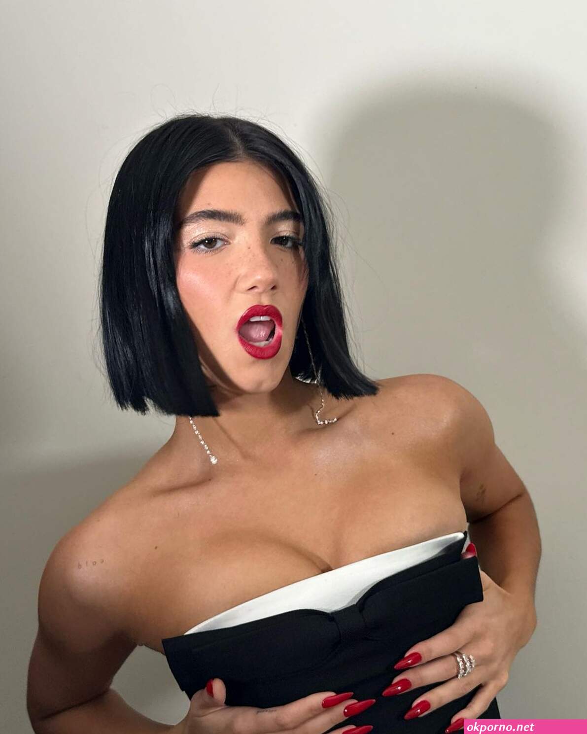 OnlyFans – Charli D Amelio