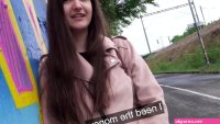 Chica universitaria fue recogida y follada por dinero bajo el puente pblico