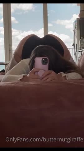 Butternutgiraffe Onlyfans Leaks – Shaking Ass !!!
