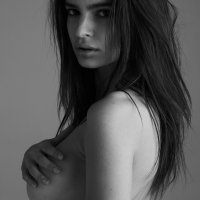 Emily Ratajkowski Nude Outtakes Treats Magazine