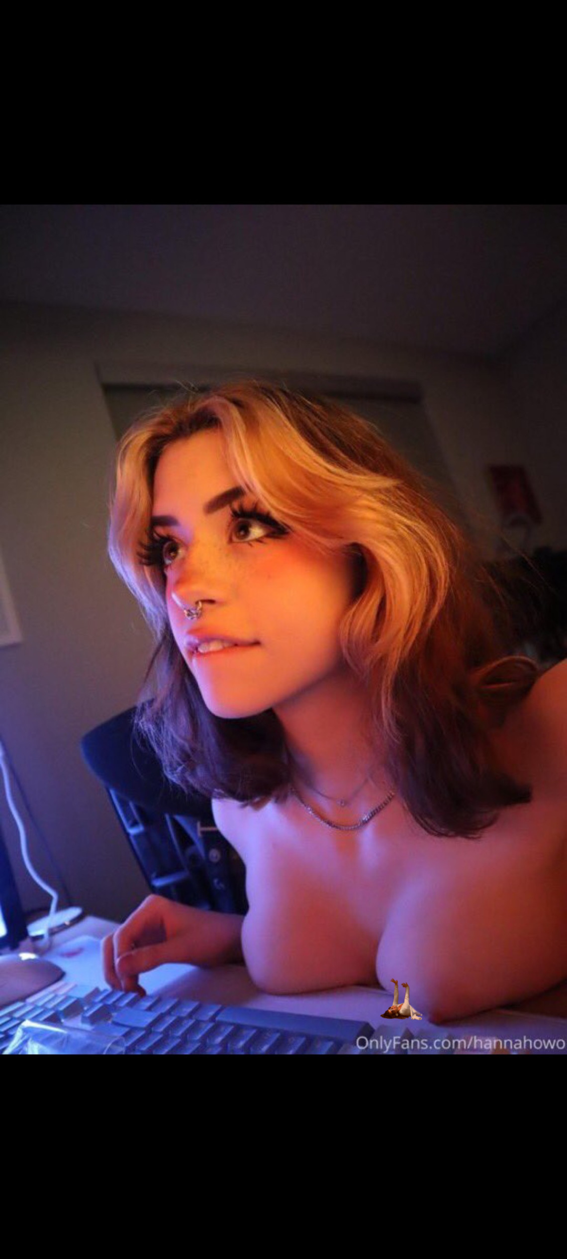Hannahowo fingering