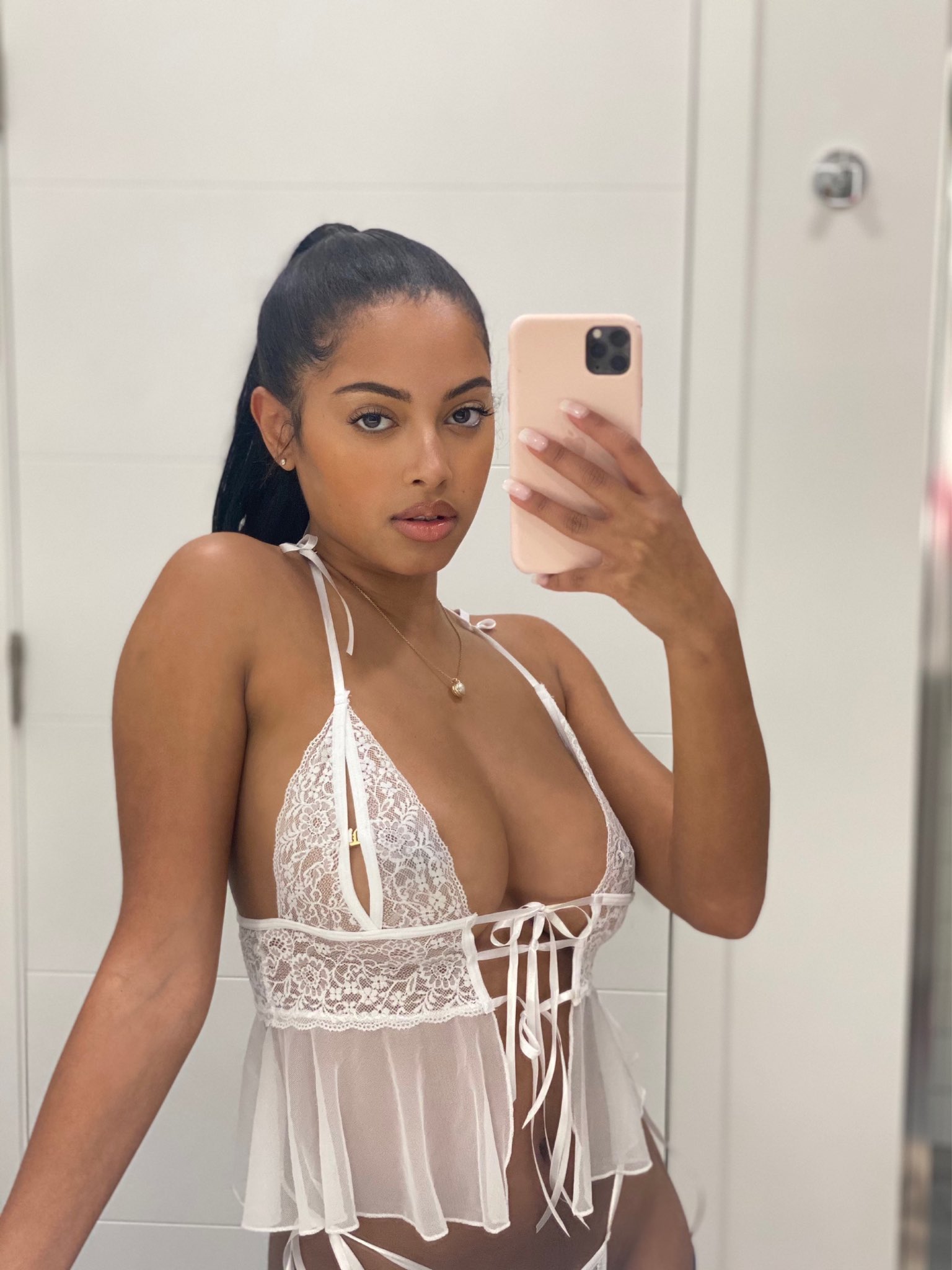 Jonicakeating nude