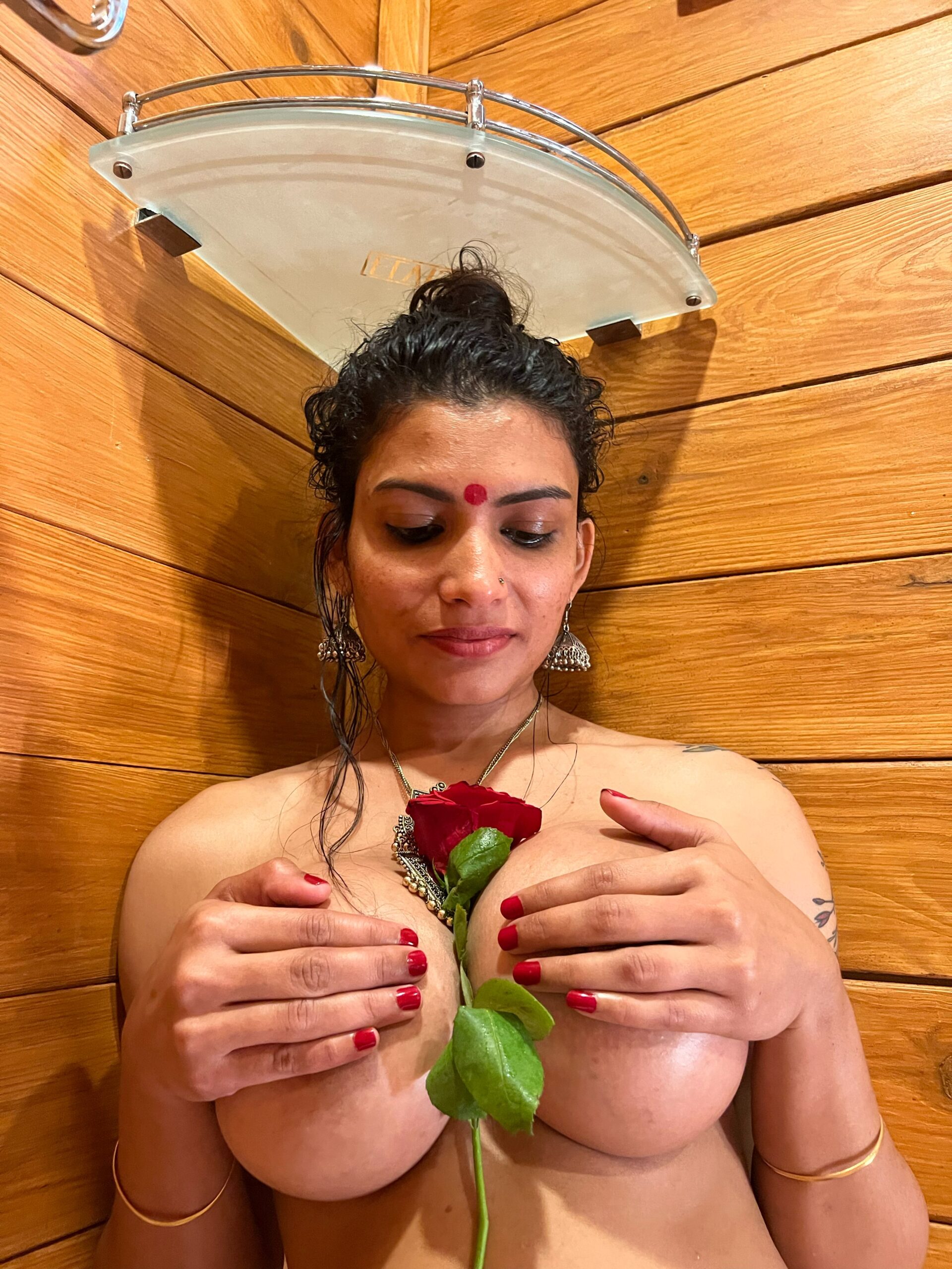 Resmirnair nude