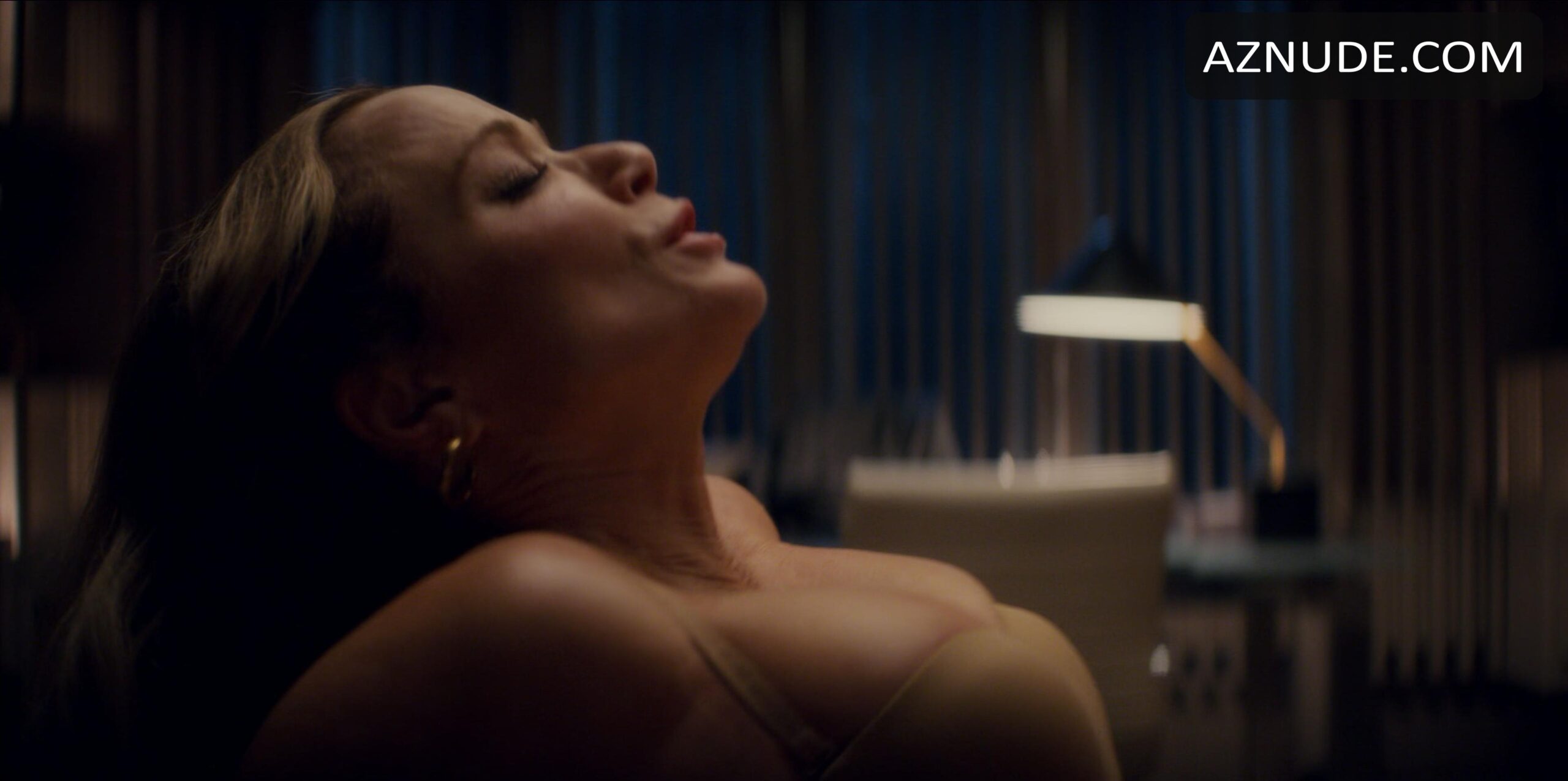 Naked lauren holly