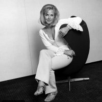 WANDA VENTHAM Feet