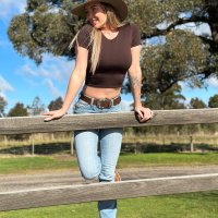 Mowing my lawns naked made me rich! Honeyy Brooks Reveals All!