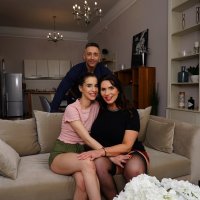This old and young threesome starring Josephine James and Nikki Fox gets completely wild