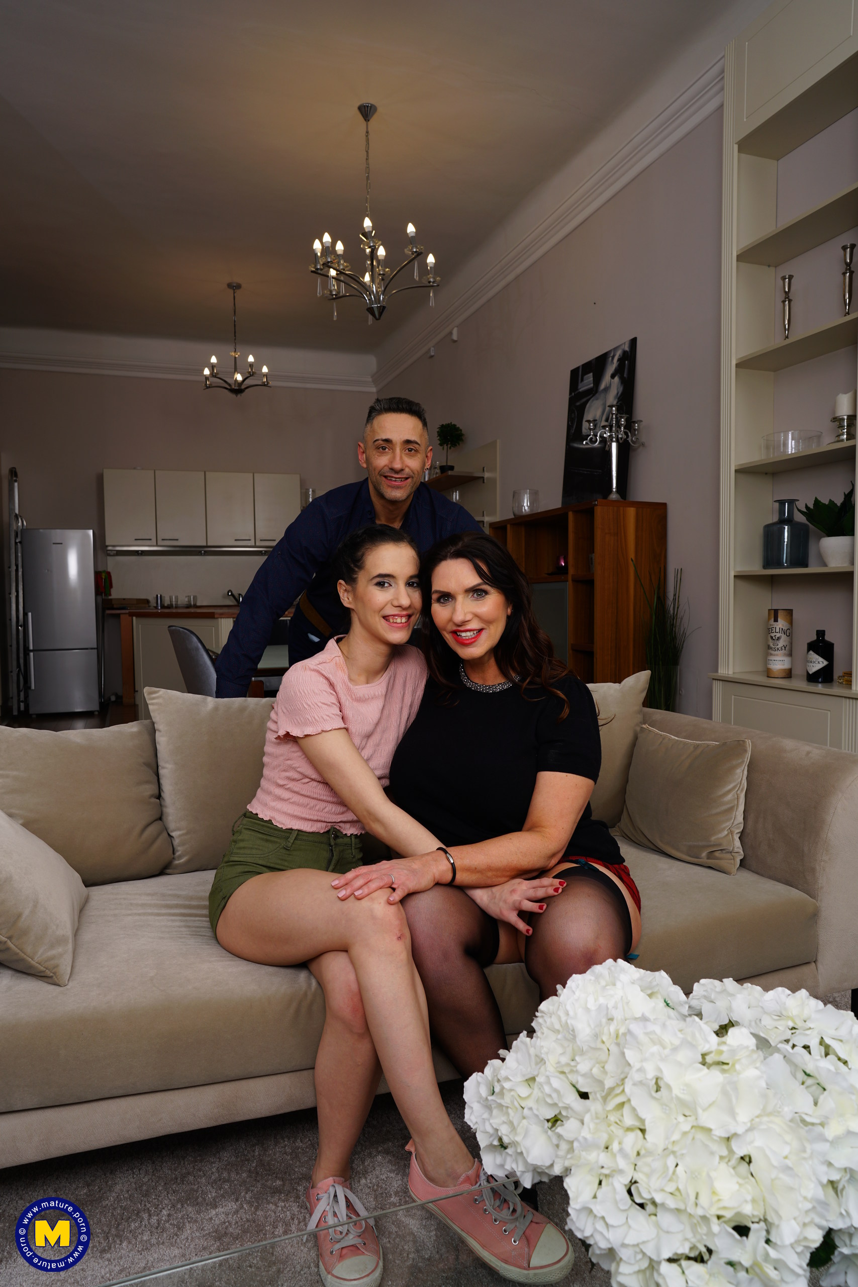 Oldyoung threesome