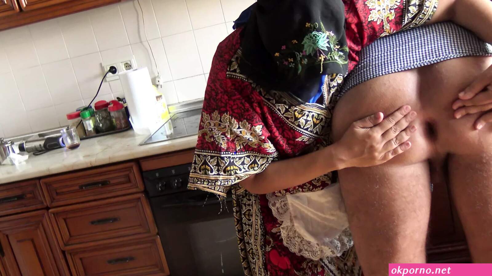 Amateur anal maid
