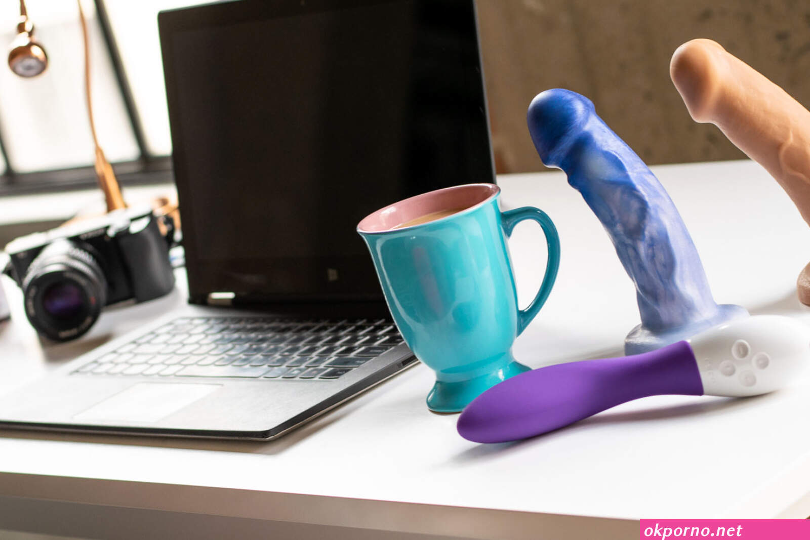 Dildo desk