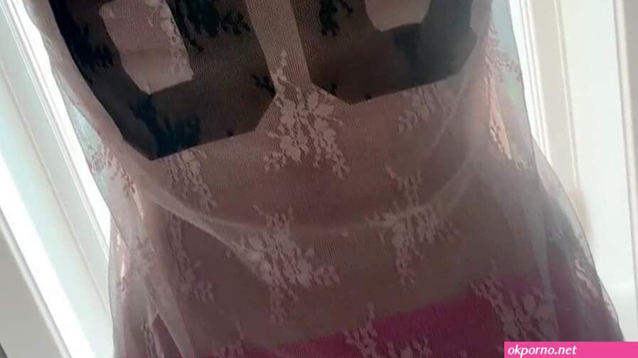 Hesitant-housewife Nudes