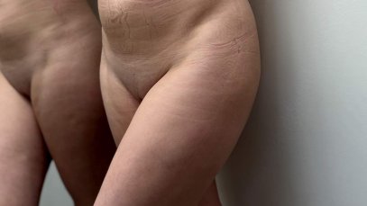 Naked mum