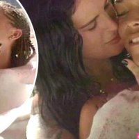 Rumer Willis enjoy a steamy lesbian bathtub romp