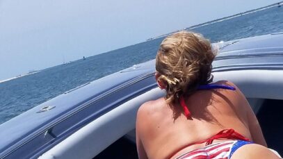 Boat boobs